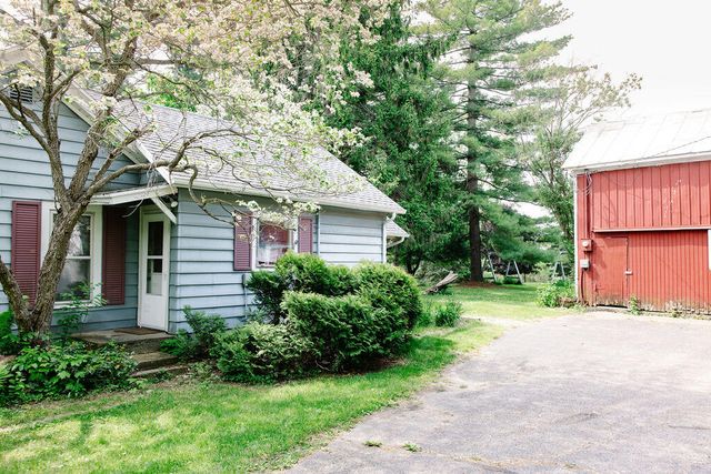 421 Kinsey Avenue Se, Caledonia Vlg, MI 49316