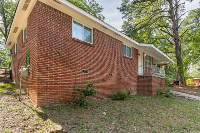 17 Woodcliff Circle, Little Rock, AR 72204