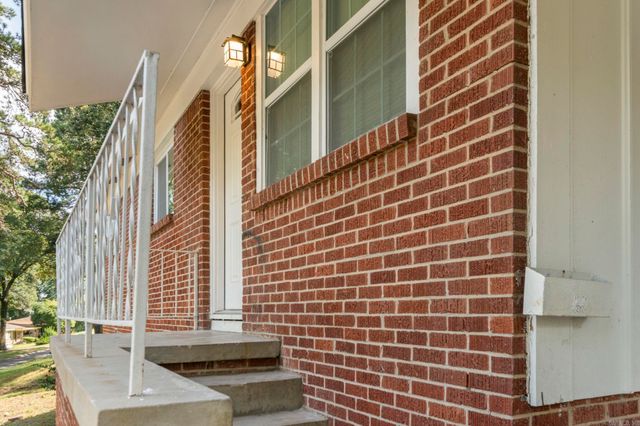 17 Woodcliff Circle, Little Rock, AR 72204