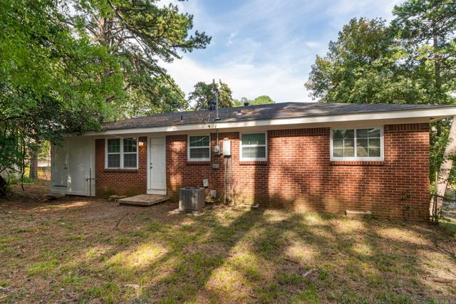 17 Woodcliff Circle, Little Rock, AR 72204