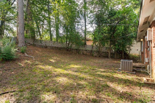 17 Woodcliff Circle, Little Rock, AR 72204