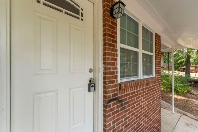 17 Woodcliff Circle, Little Rock, AR 72204