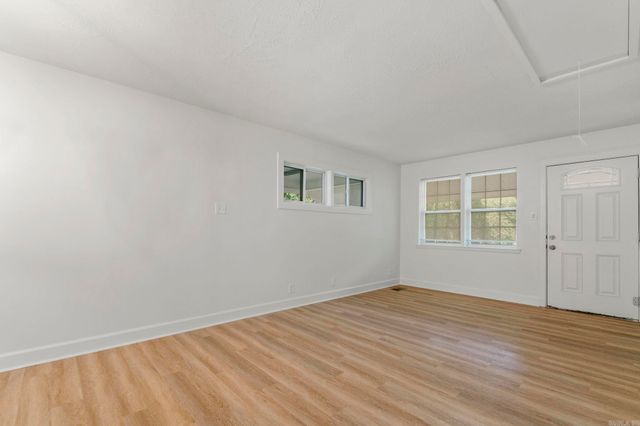 17 Woodcliff Circle, Little Rock, AR 72204