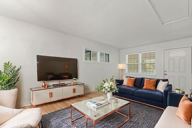 17 Woodcliff Circle, Little Rock, AR 72204