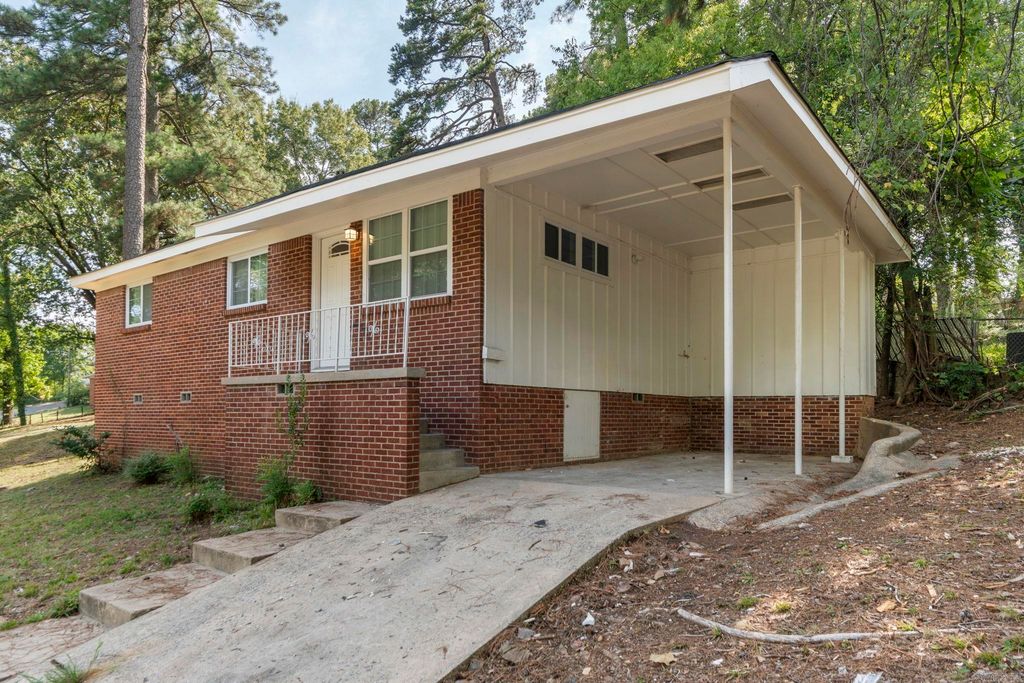 17 Woodcliff Circle, Little Rock, AR 72204