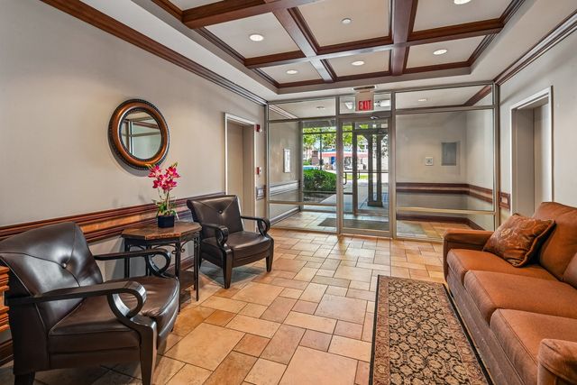50 N Bokelman Street 535, Roselle, IL 60172