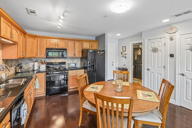 50 N Bokelman Street 535, Roselle, IL 60172