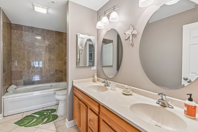 50 N Bokelman Street 535, Roselle, IL 60172