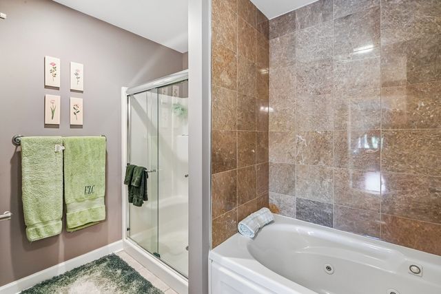50 N Bokelman Street 535, Roselle, IL 60172