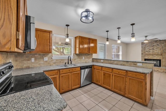 10123 Shadyglen, San Antonio, TX 78240