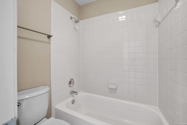 10123 Shadyglen, San Antonio, TX 78240