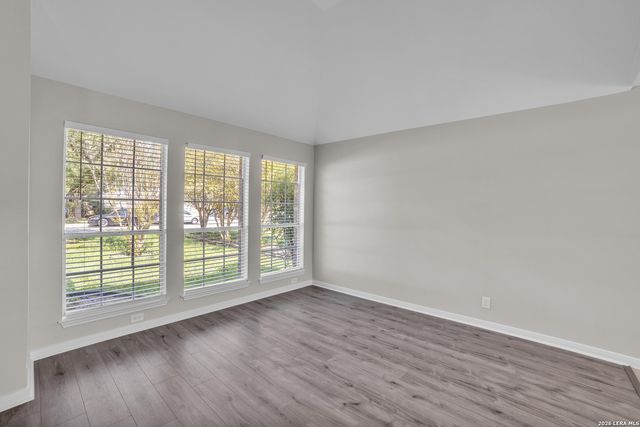 10123 Shadyglen, San Antonio, TX 78240