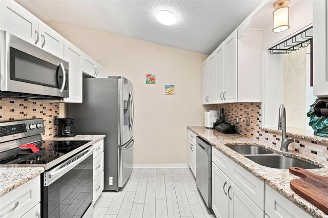 12435 ORANGEWOOD CIRCLE, Tavares, FL 32778