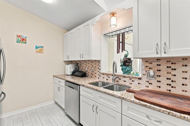 12435 ORANGEWOOD CIRCLE, Tavares, FL 32778