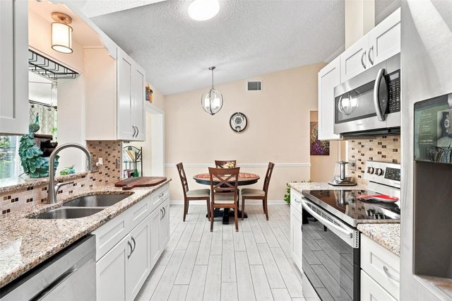 12435 ORANGEWOOD CIRCLE, Tavares, FL 32778