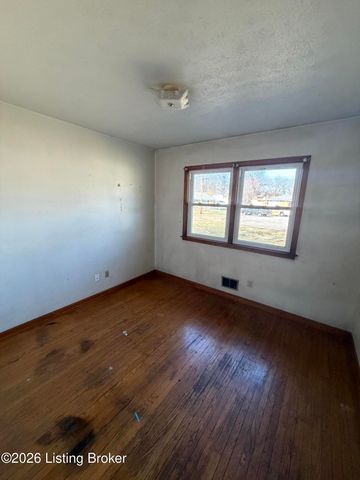 5012 Paramount Dr, Louisville, KY 40258