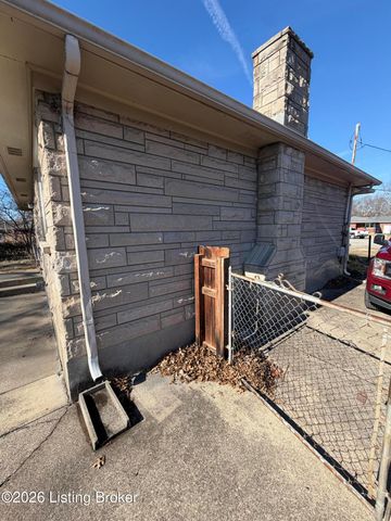 5012 Paramount Dr, Louisville, KY 40258