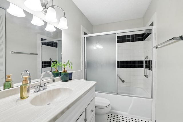 3470 Greenwood Court S, Eagan, MN 55122