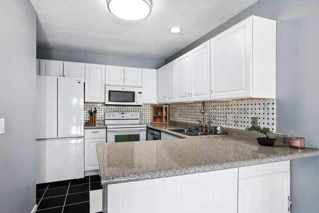 3470 Greenwood Court S, Eagan, MN 55122