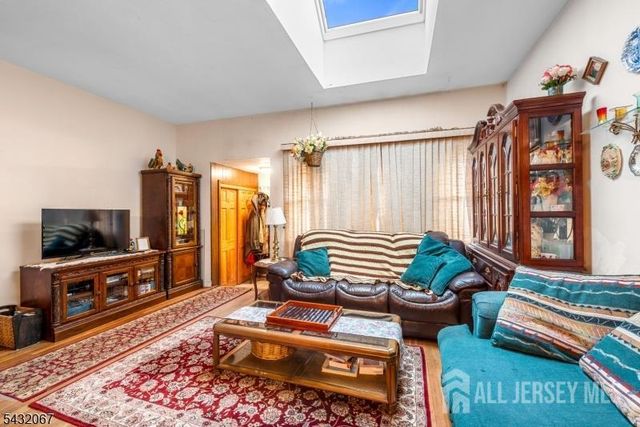 34 GLENWOOD Terrace, Woodbridge Proper, NJ 08863