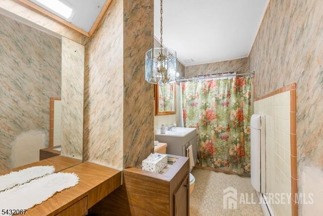 34 GLENWOOD Terrace, Woodbridge Proper, NJ 08863