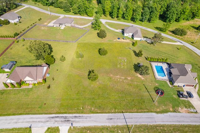 594 Double Eagle Dr, Summertown, TN 38483