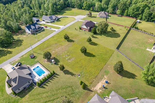 594 Double Eagle Dr, Summertown, TN 38483