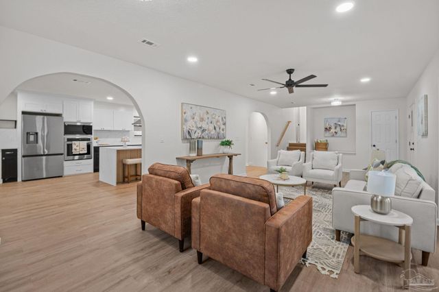 5720 Avenida Robledal, Pensacola, FL 32504
