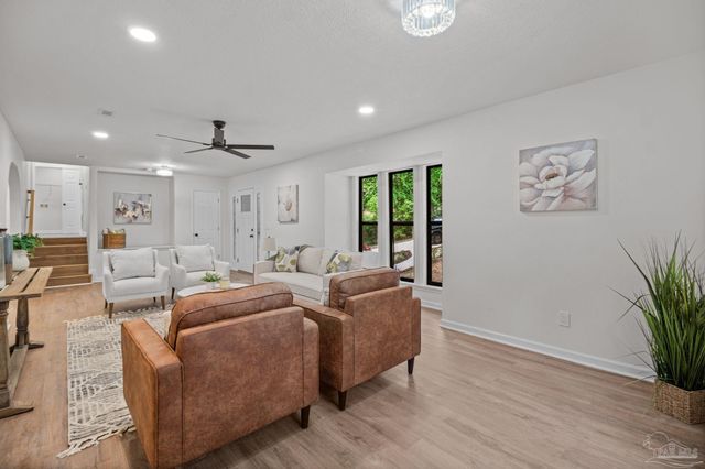 5720 Avenida Robledal, Pensacola, FL 32504