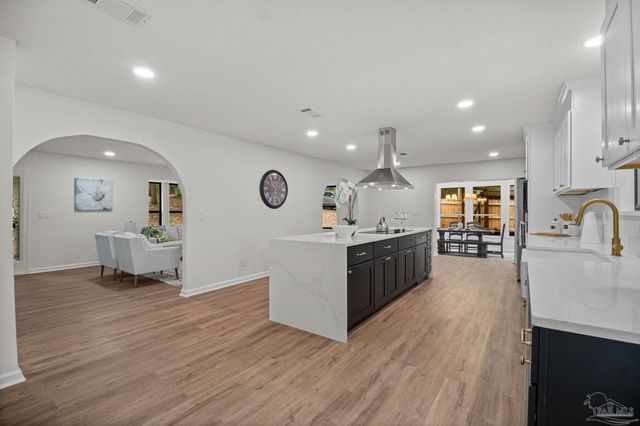 5720 Avenida Robledal, Pensacola, FL 32504