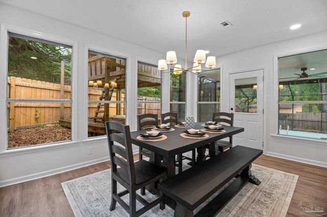 5720 Avenida Robledal, Pensacola, FL 32504