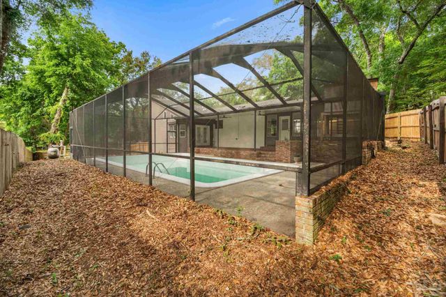 5720 Avenida Robledal, Pensacola, FL 32504