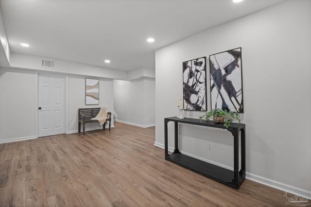 5720 Avenida Robledal, Pensacola, FL 32504