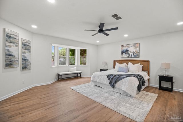 5720 Avenida Robledal, Pensacola, FL 32504