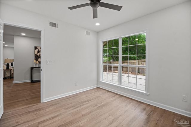 5720 Avenida Robledal, Pensacola, FL 32504