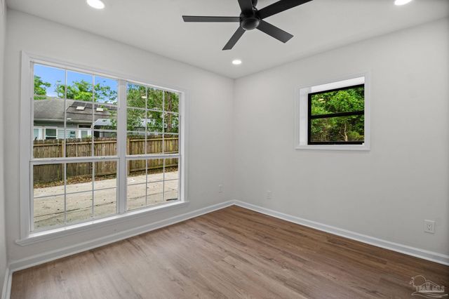 5720 Avenida Robledal, Pensacola, FL 32504