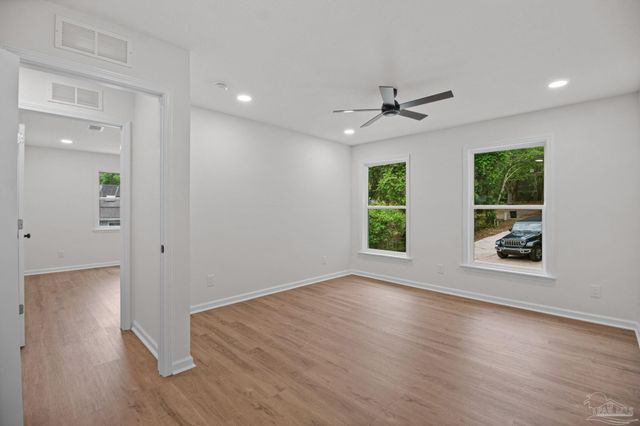 5720 Avenida Robledal, Pensacola, FL 32504