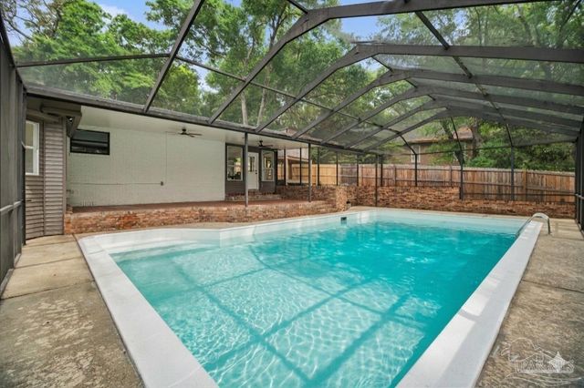5720 Avenida Robledal, Pensacola, FL 32504