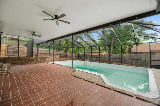 5720 Avenida Robledal, Pensacola, FL 32504