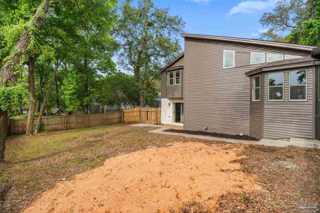 5720 Avenida Robledal, Pensacola, FL 32504