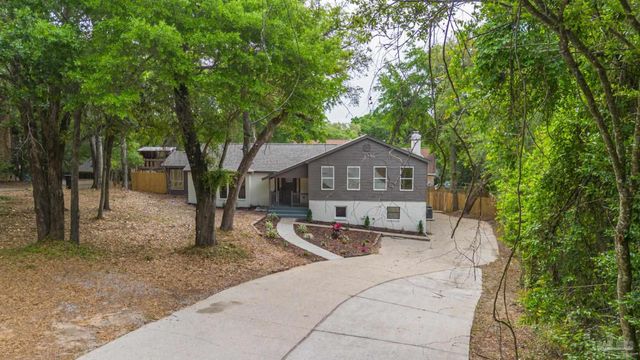 5720 Avenida Robledal, Pensacola, FL 32504