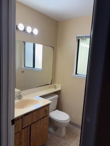 1745 Teralba Way, Sacramento, CA 95833