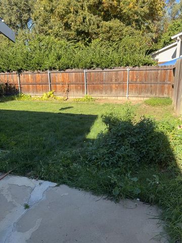 1745 Teralba Way, Sacramento, CA 95833