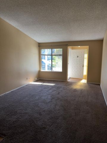 1745 Teralba Way, Sacramento, CA 95833