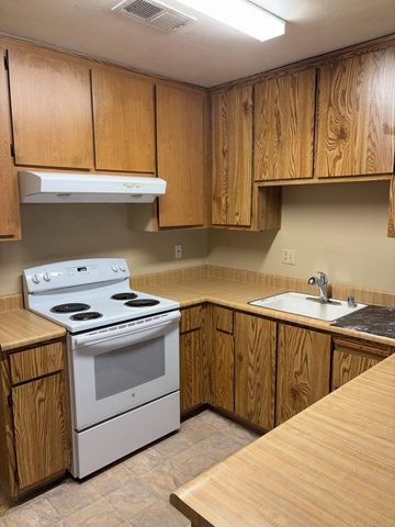 1745 Teralba Way, Sacramento, CA 95833