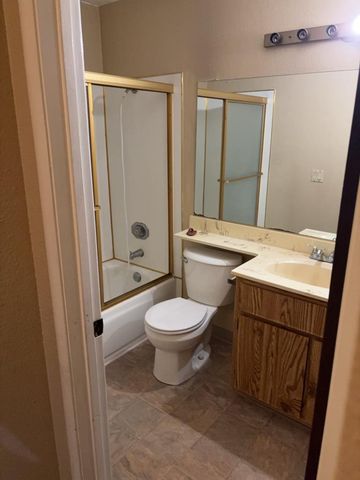 1745 Teralba Way, Sacramento, CA 95833