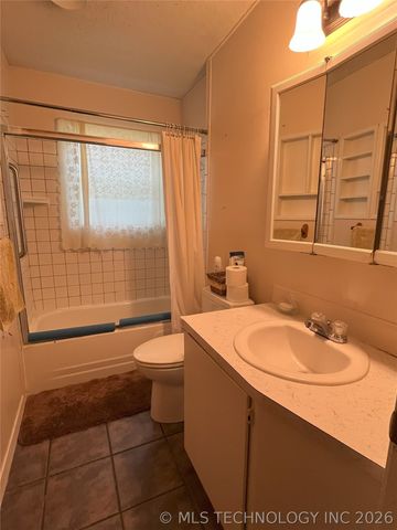 1003 NW 10th Street, Stigler, OK 74432