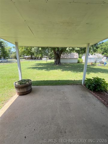 1003 NW 10th Street, Stigler, OK 74432
