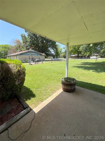 1003 NW 10th Street, Stigler, OK 74432