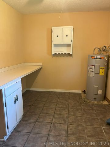 1003 NW 10th Street, Stigler, OK 74432
